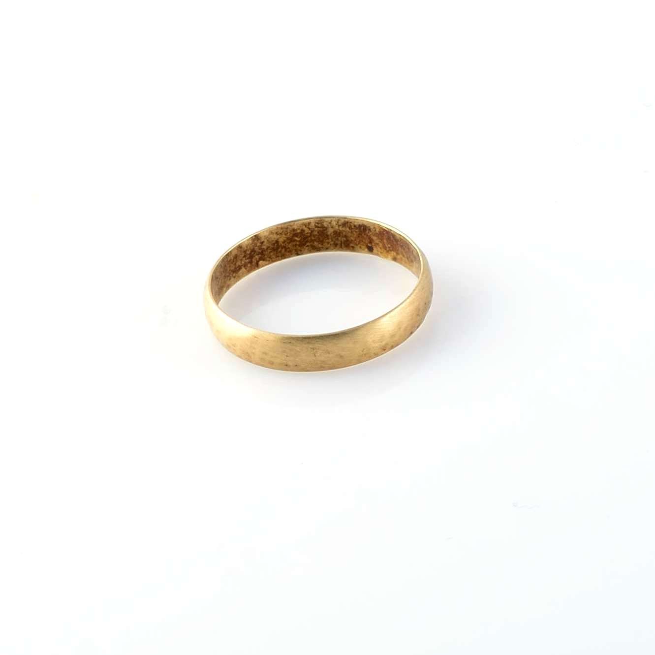 טבעת זהב נישואין מבריקה