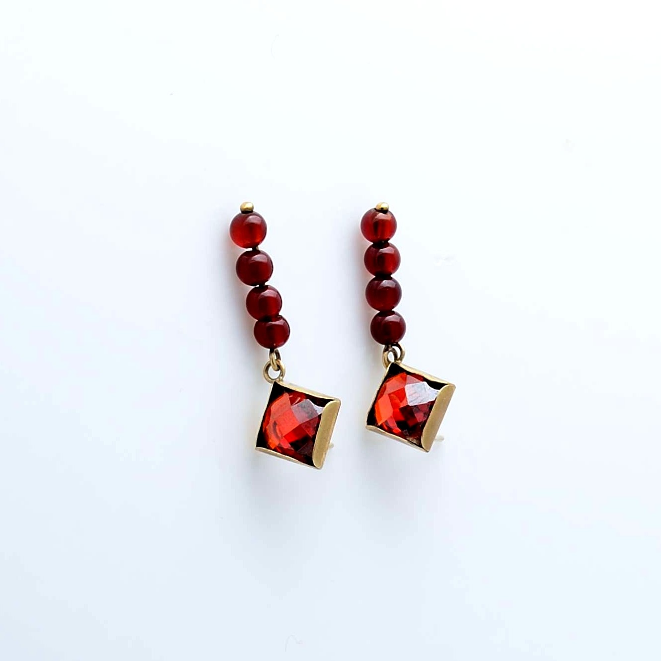 Gold earrings with stones Koreniel